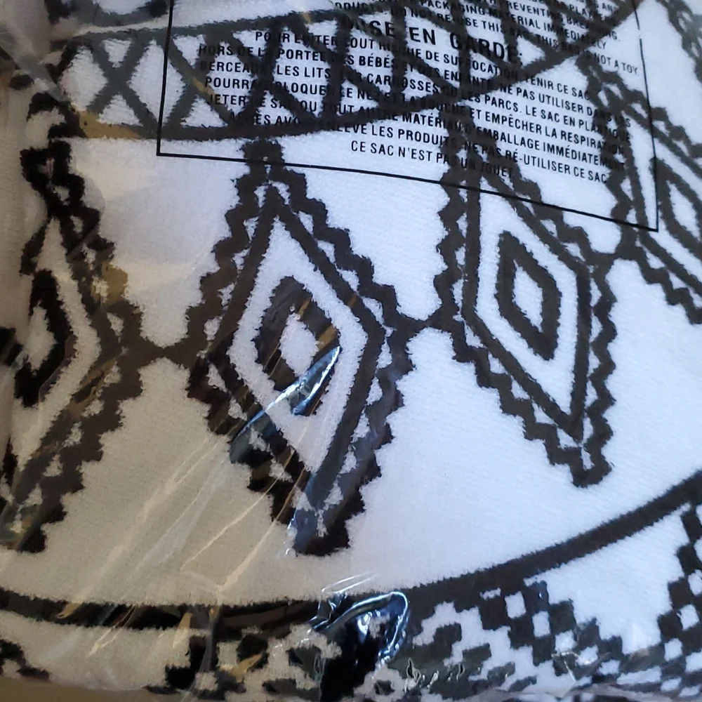 NEW Round Beach Towel Geometric Black and White Circle Towels Mandala